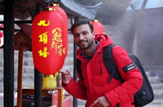 大批美国游客涌入中国，回国后坦言：客观对比，中国比美国强多了。美国游客的中国