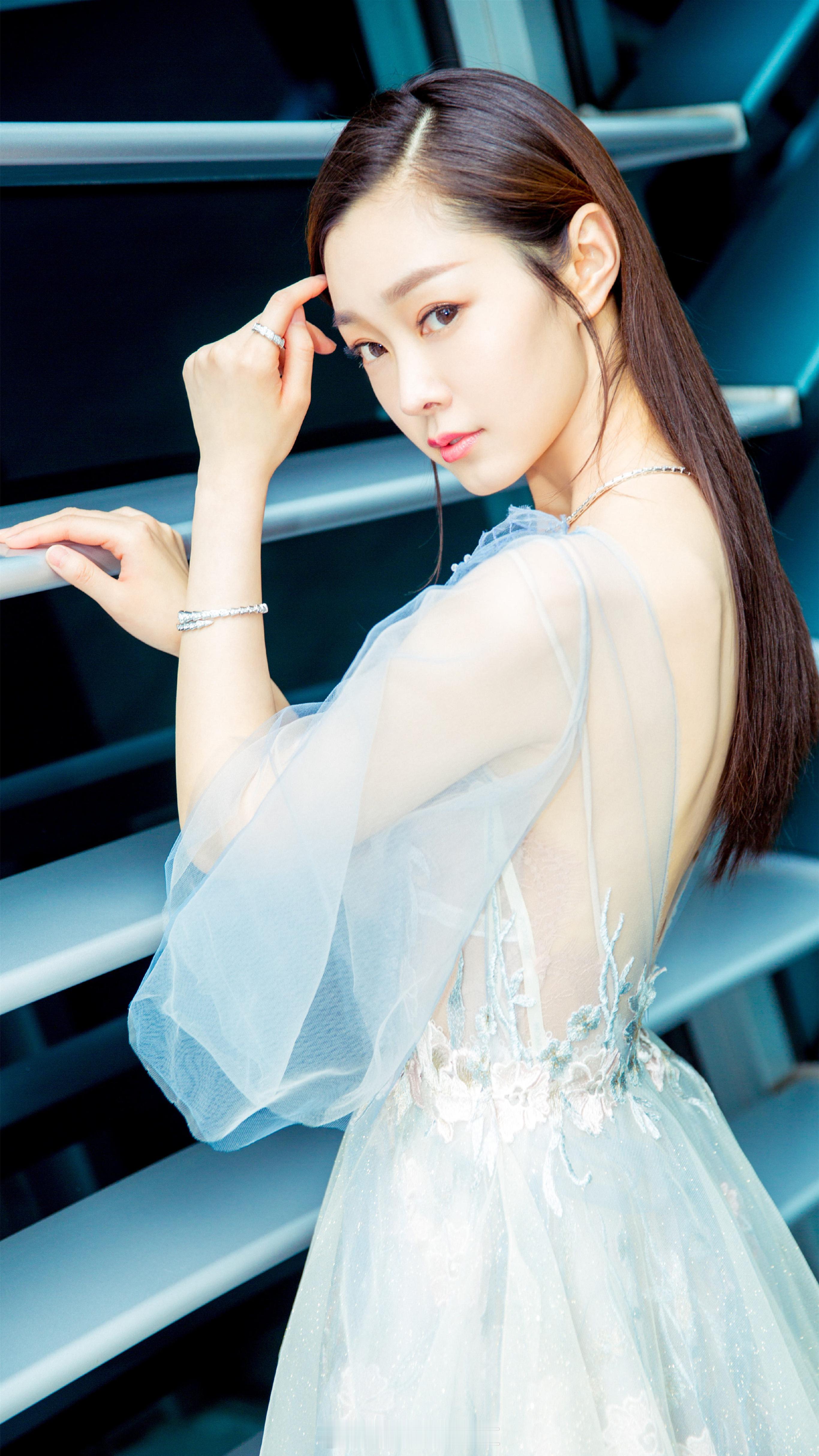 宋轶纱裙轻盈柔美