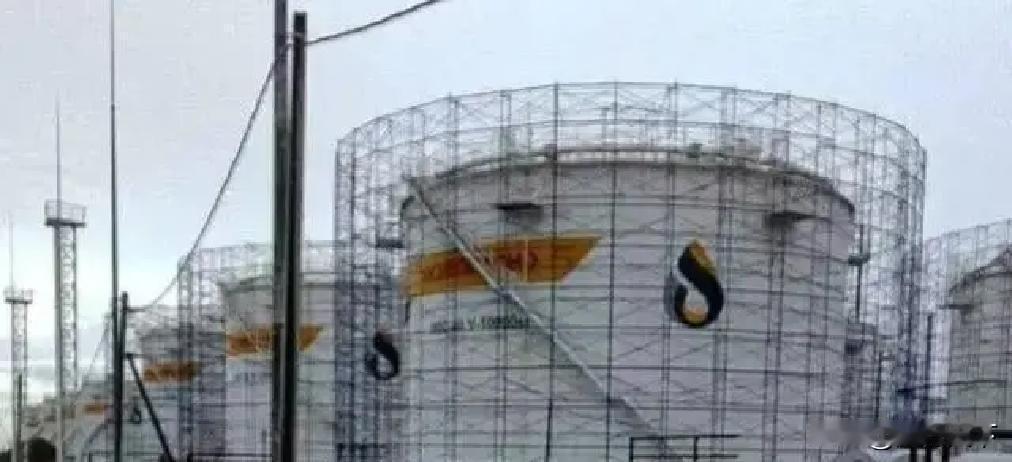 俄罗斯炼油厂频频被袭，背后原因让普京头疼不已来源:陕属1v最近看到俄罗斯