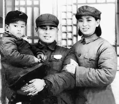 1978年，开国中将王近山在弥留之际，叮嘱身边的儿女说：“我一辈子都不会原谅你们