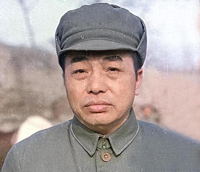 彭德怀有多厉害？萧克说过一个故事，就很有代表性。1929年1月，蒋介石调集大军