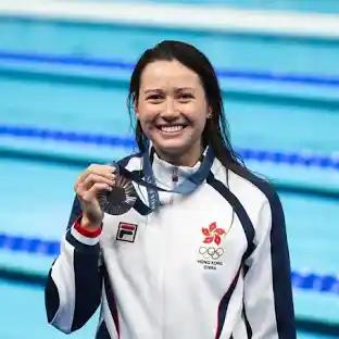 女子游泳赛场100米自由泳历届冠军（1986年-2022年），成绩单位：秒19