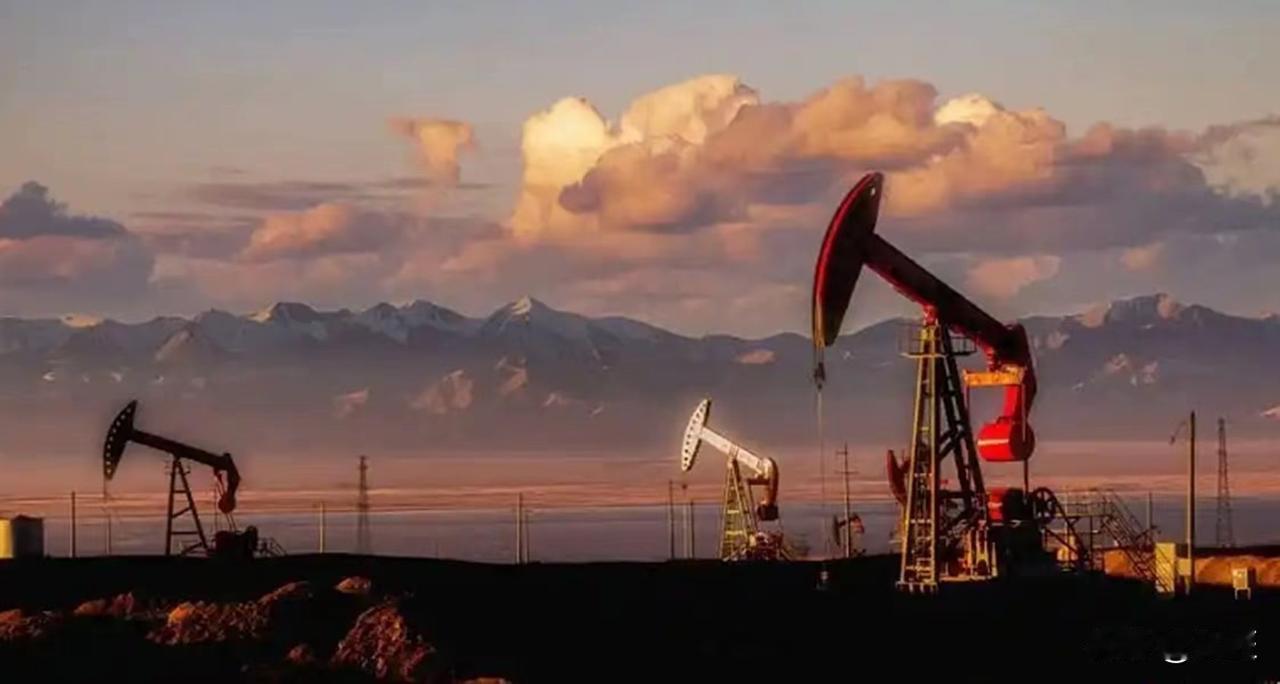 石油行业每7年一个完整周期，当前正处于第5阶段（产能出清期）。投资者需要像冲浪