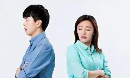 这两天有个话题挺火，小红书上一个女生，因为男友支持以色列而提出分手。 俩人在