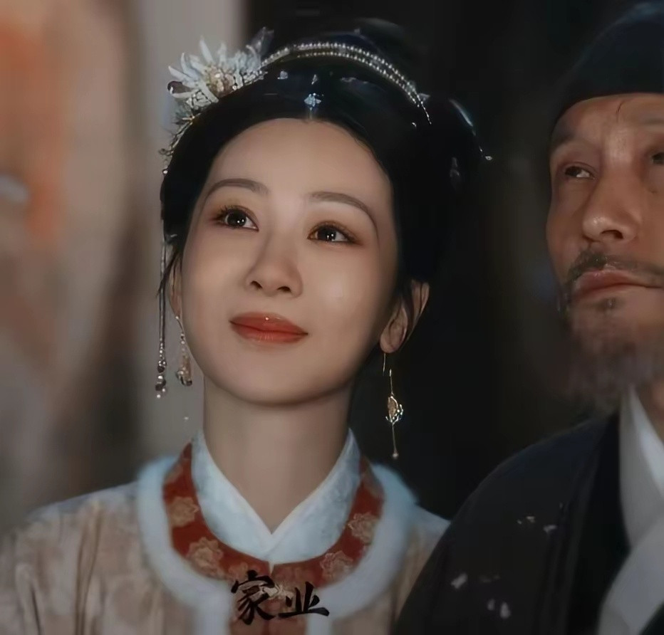 杨紫这菊花发簪真好看