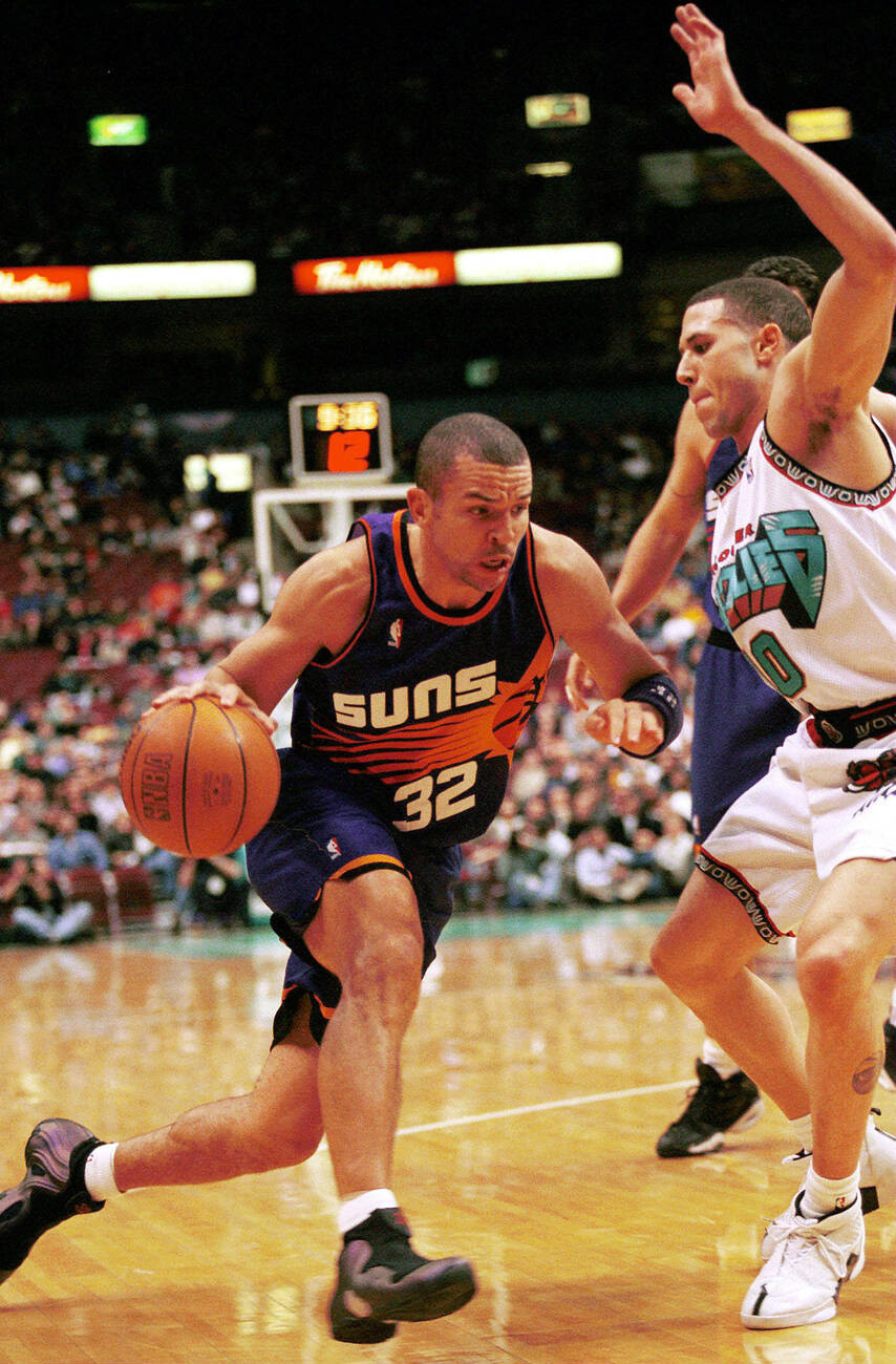 JasonKiddVsMikeBibby1V15老照片中的球员