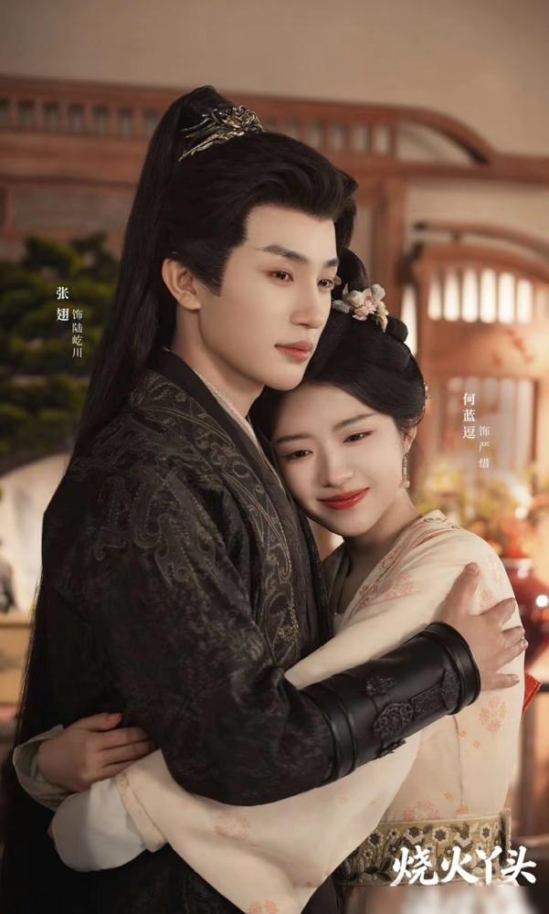 榜一热度才6900万？我那拍短剧的朋友上个月还在提新车，这个月就喊没活干了。短剧