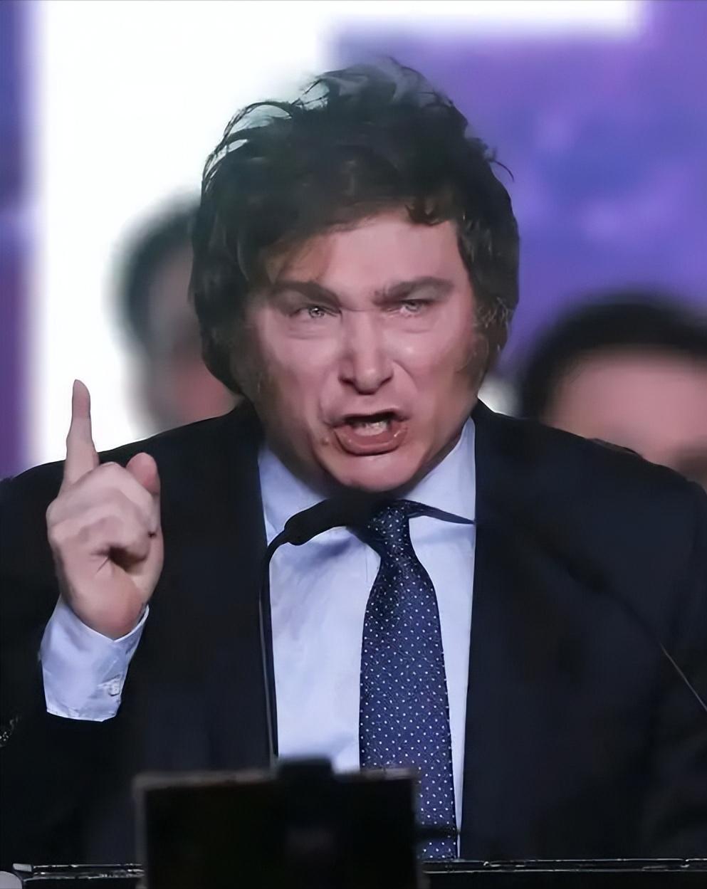 中国人最喜欢与现实主义者打交道，讨厌那些假模假式的极端价值观贩子。比如美国总统特