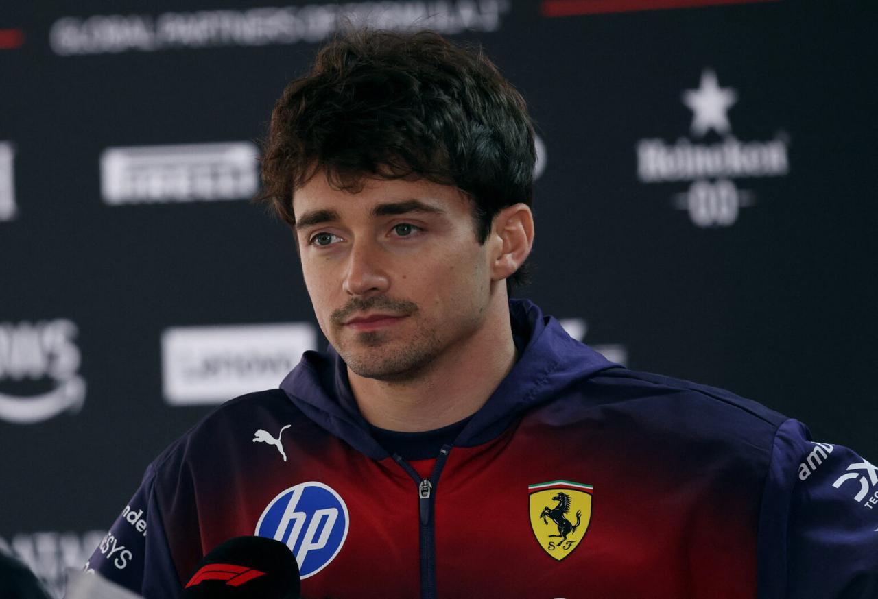 曝勒克莱尔不满车迷粗鲁行为，一度拒绝签名根据场内消息人士透露，车手勒克莱尔一度