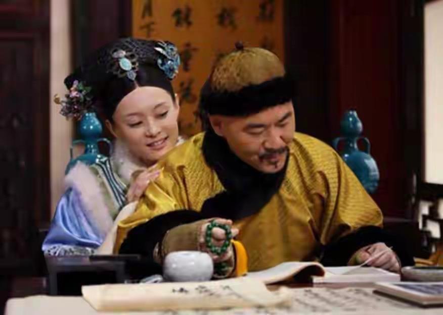 《雍正王朝》里的雍正为什么这么苦？因为这个雍正只是一个皮套。皮套下面的中之人