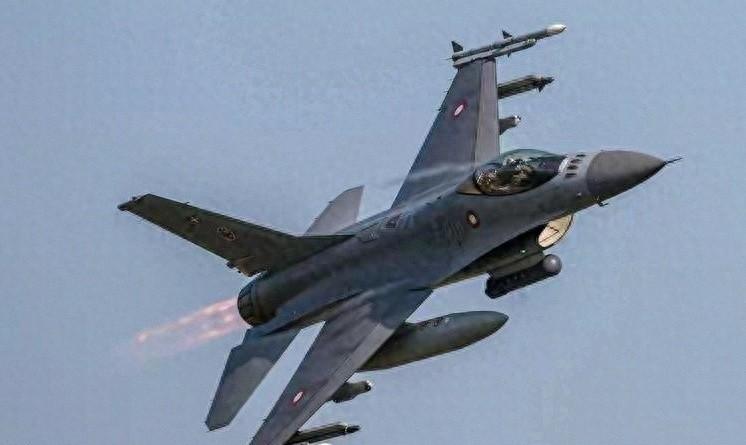 泰柬冲突持续升级：军力差距悬殊，特朗普调停遇冷，中方立场清晰最近泰柬边境的炮