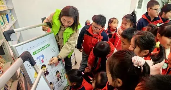 涪陵区两部门开展垃圾分类主题宣传活动