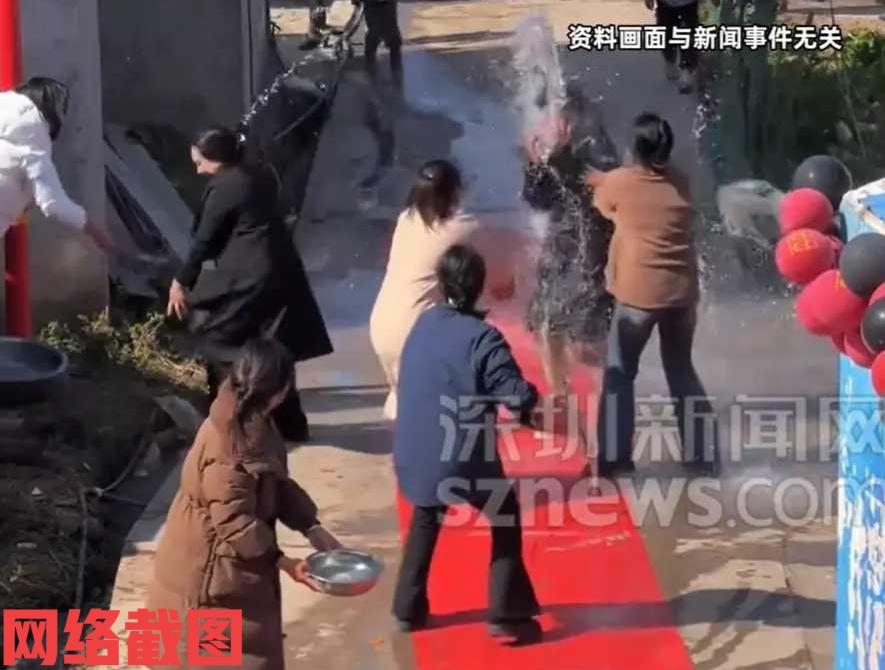 四川凉山有男方一行人去女方家提亲。男方这里应该没有注意到，女方家这边有什么样