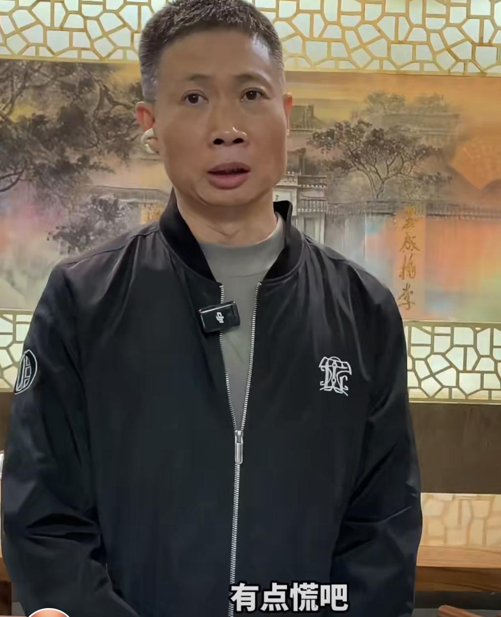 终于弄明白瑞安不锈钢锅当初为啥倒了，你们看老板照片就知道了，这老板别看年