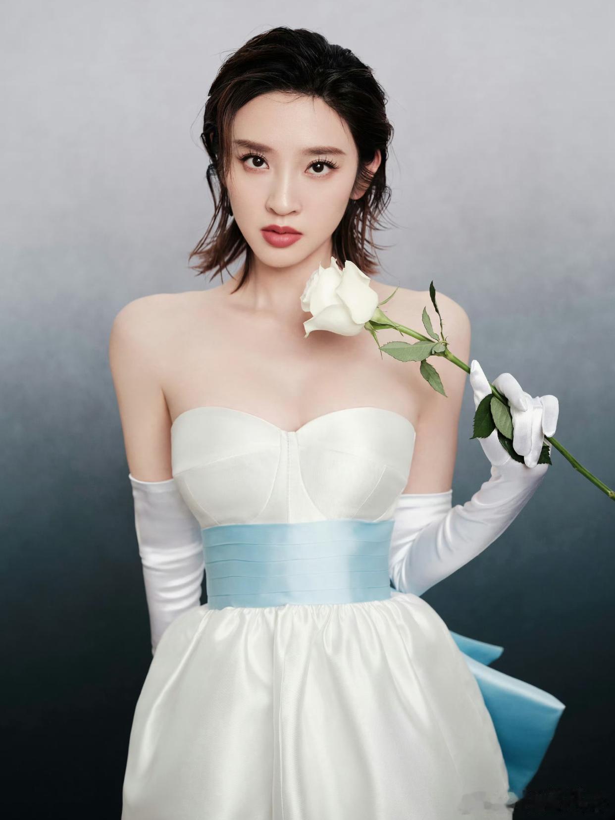 1.李雪琴对当导演这事也是有野心的，目前她亲自写的剧本已经出炉，她也在寻找转型的