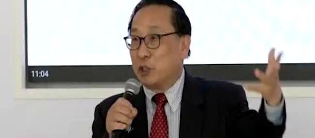 一句话，就把全场菲律宾学者问到鸦雀无声。“你们的国界，是1898年美西《巴黎