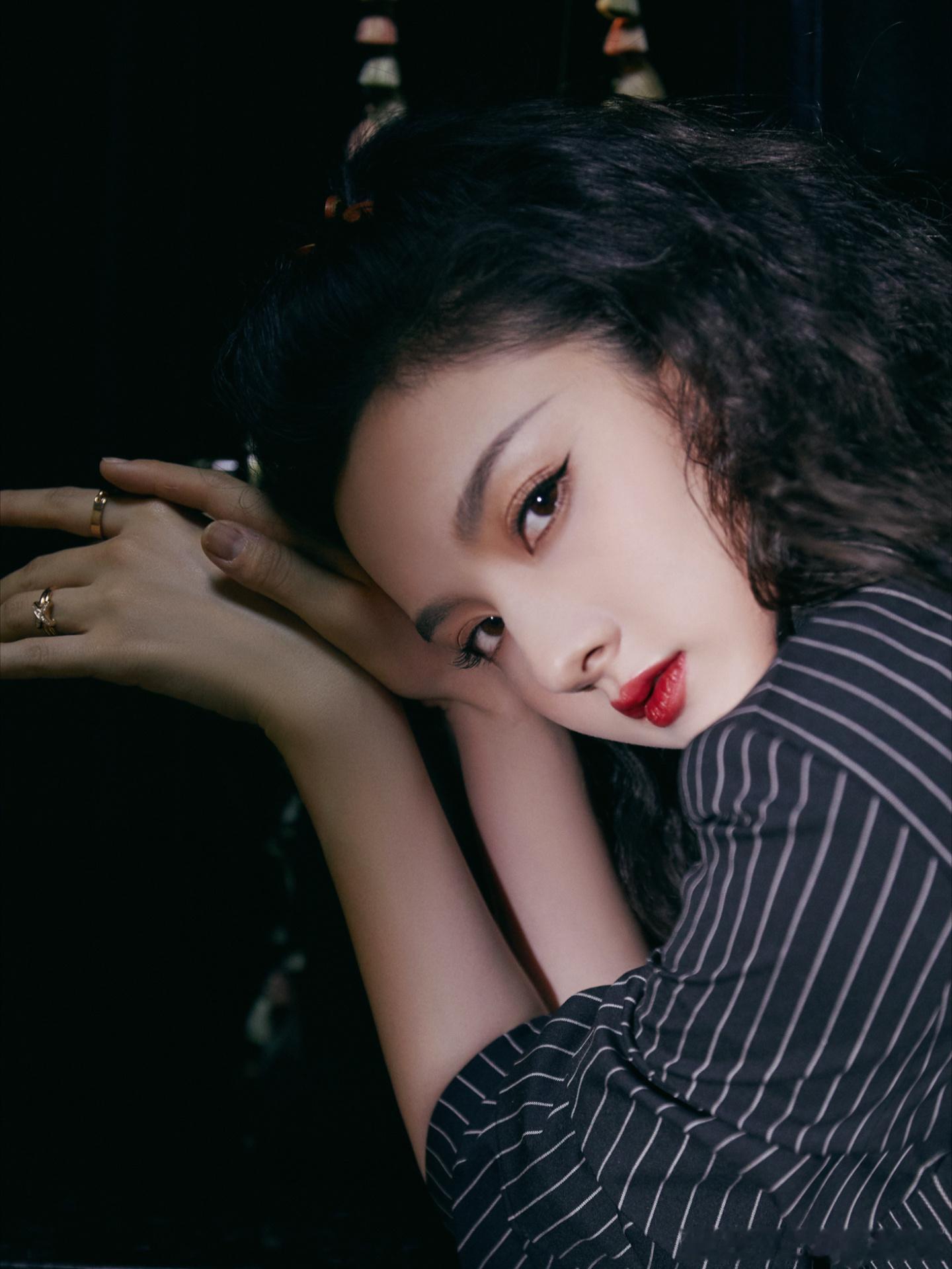 美丽的姑娘看也看不够~~宋祖儿