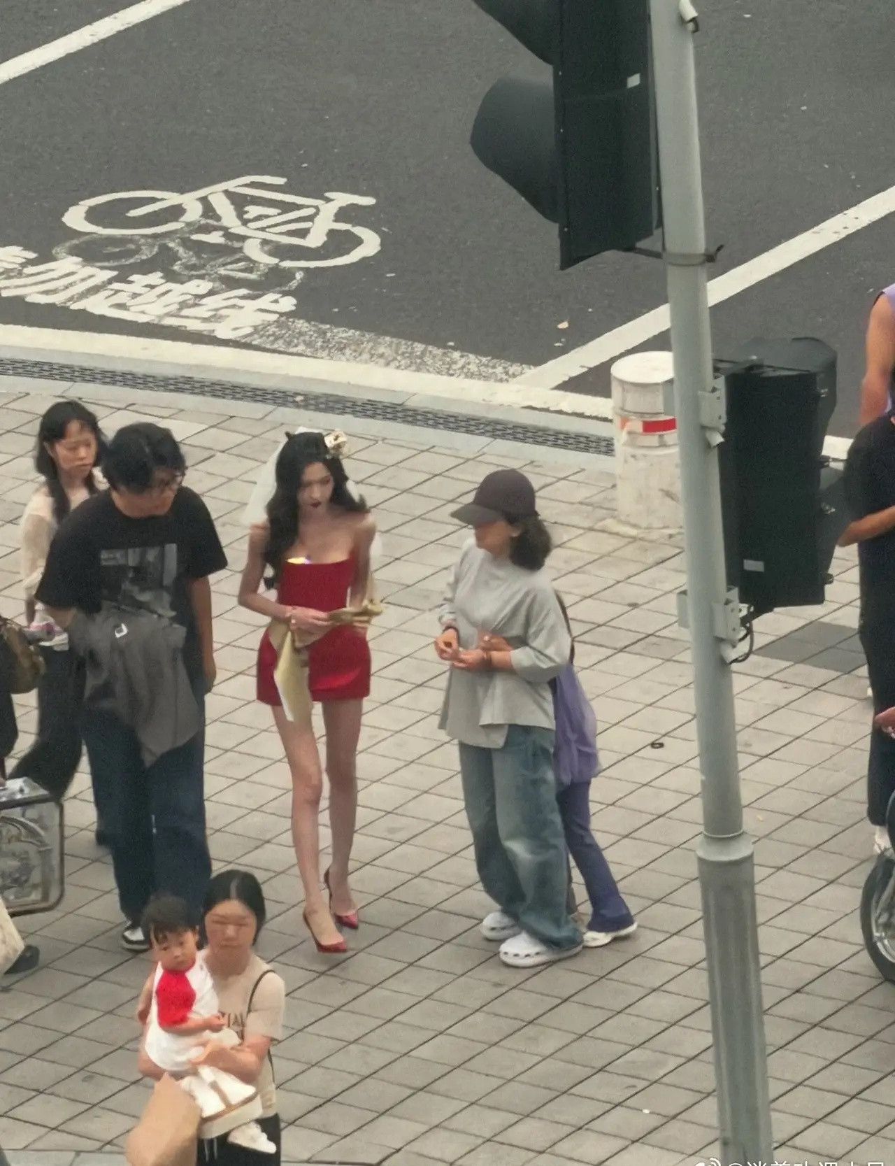 瘦到这种程度了，上镜才刚刚好