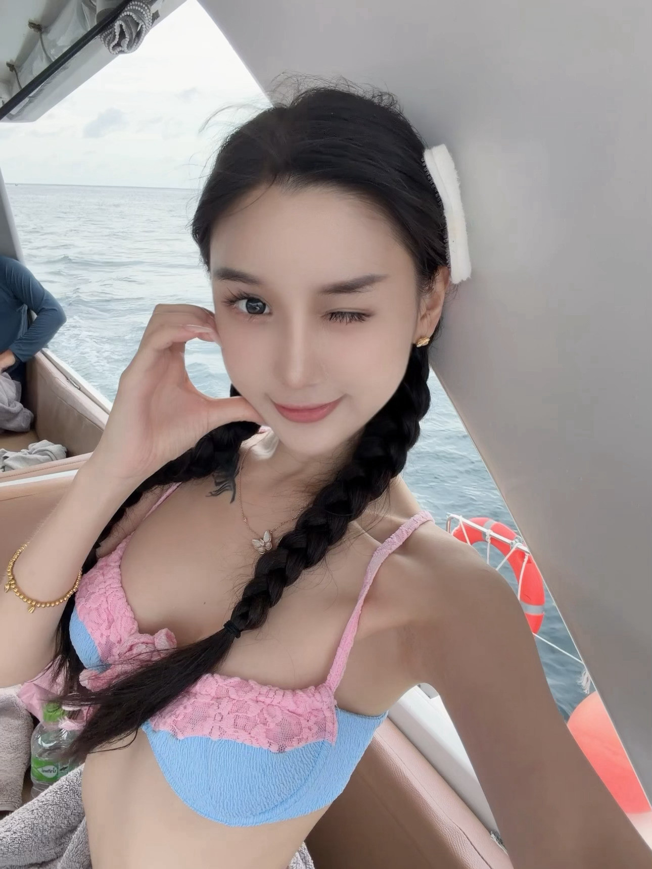 <^^泰国