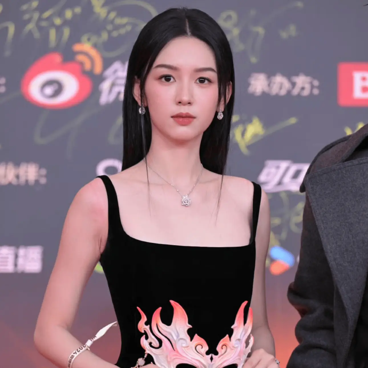 周也vs刘浩存，谁的颜值更高