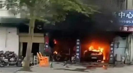 洗车把店洗没了！海口一家汽修厂老板的吐槽，最近刷爆了朋友圈。1月19日，一辆小米