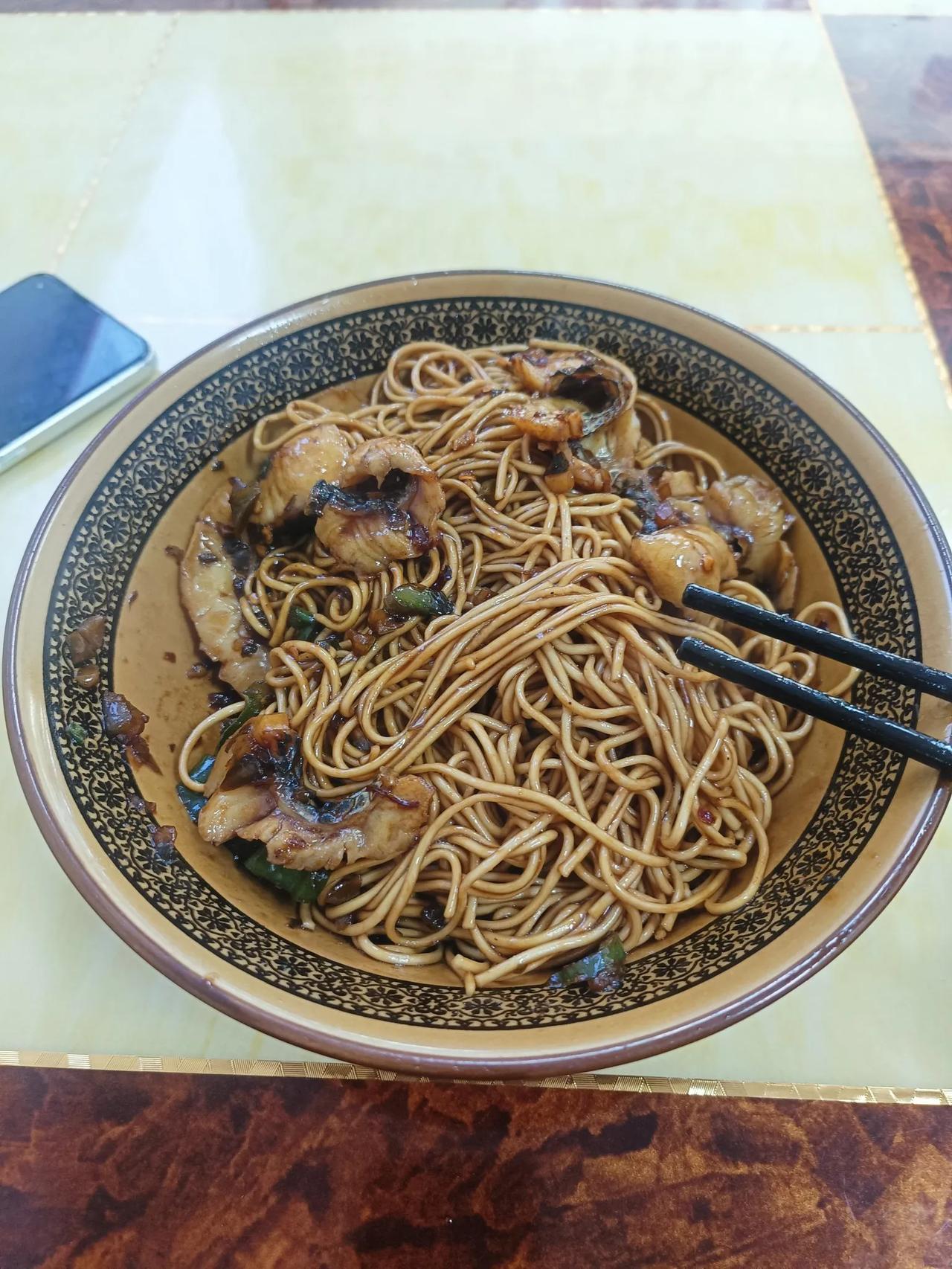 在浙江的嘉兴和湖州一带吃了很多次面，我发现这边很多面馆都叫阿能面馆！既不是面馆老