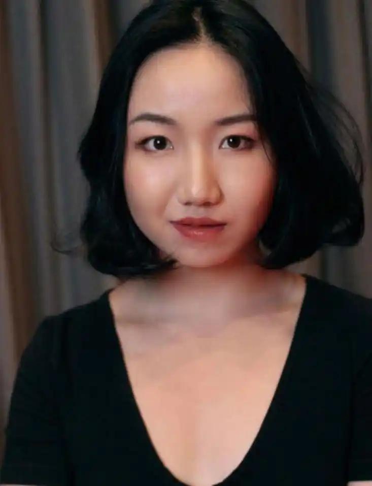六年前，她炮制“新疆棉事件”，让全球企业抵制中国；六年后，她在澳洲街头高喊反华口