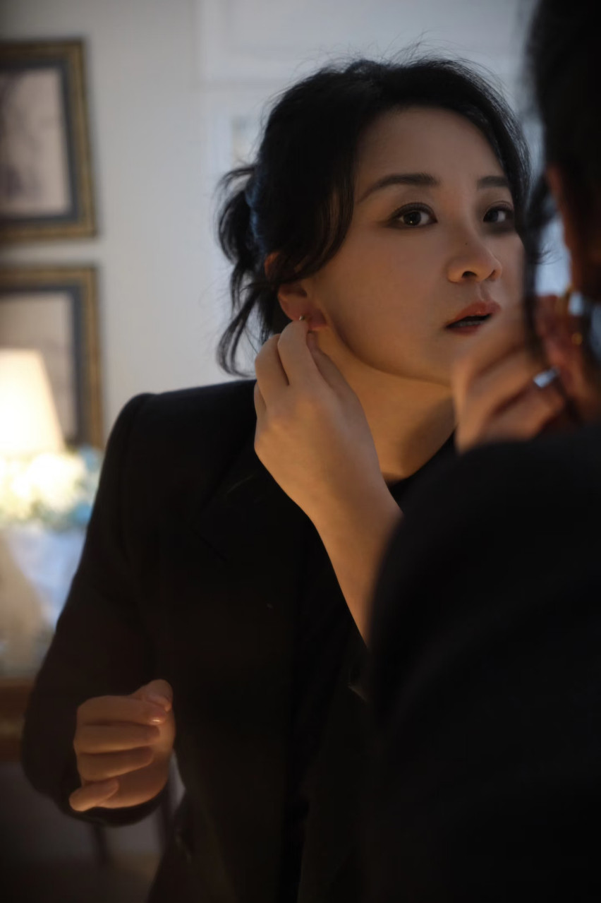 贾玲星辰大海视频看着怎么黑了好几个度，好健康的肤色啊！