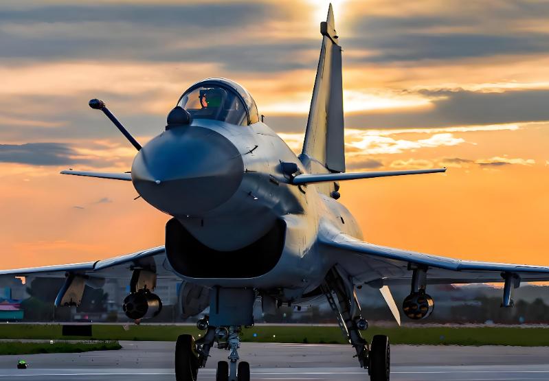 歼-10C不受欢迎了？很多人看到埃及、印尼、泰国相继“取消”订单，就以为是战机不