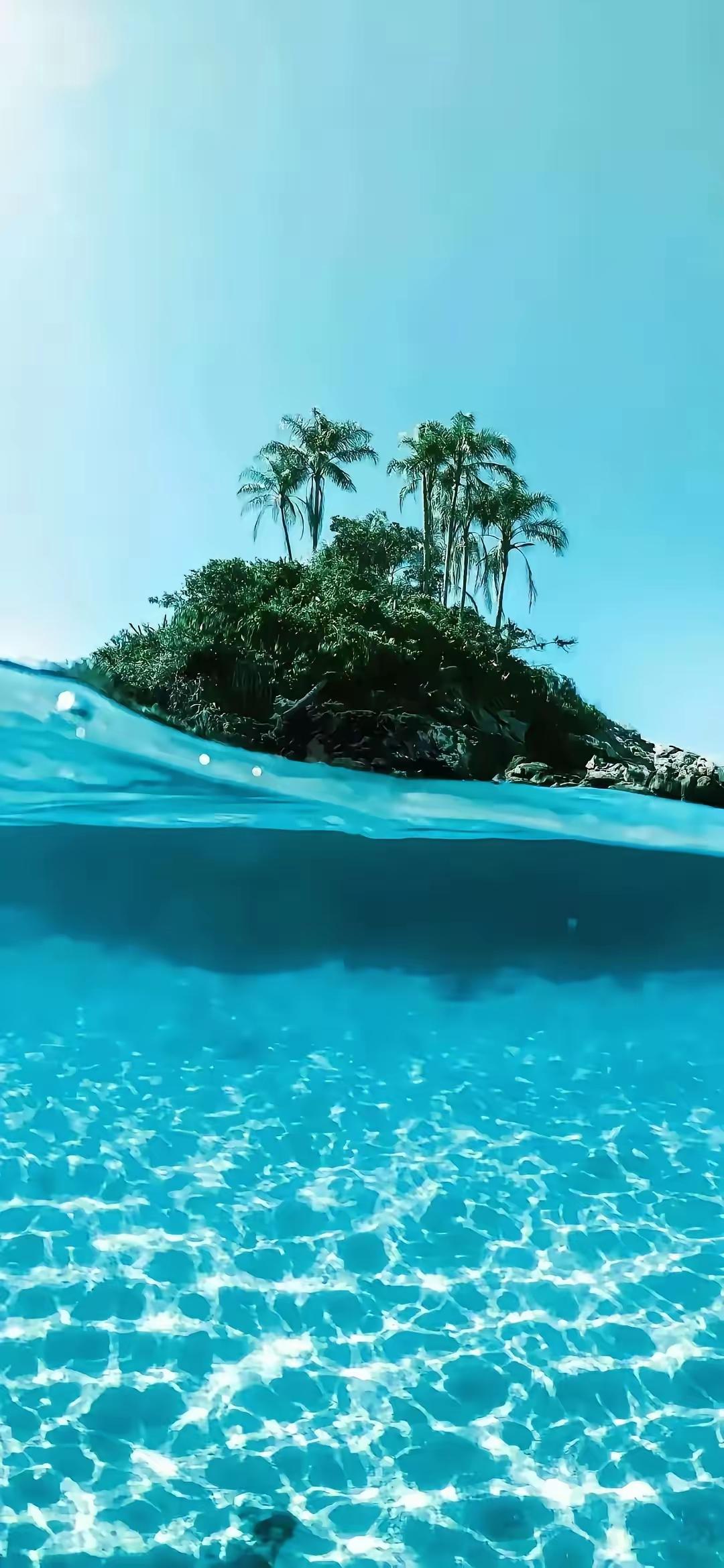 一位心理学家说:男人爱女人，爱的是女人的肉体。男人只会对美女一见钟情，绝不会对