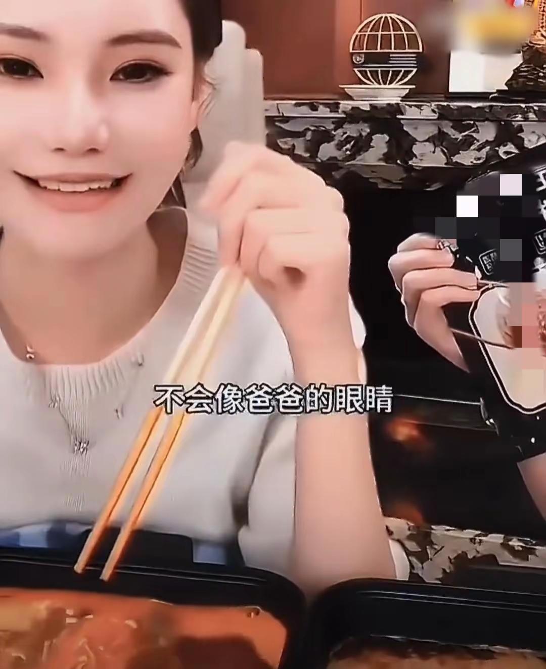 除夕前，马筱梅已抵达中国湾湾待产，预产期将至，宝宝长相成网友热议焦点。她曾在直播