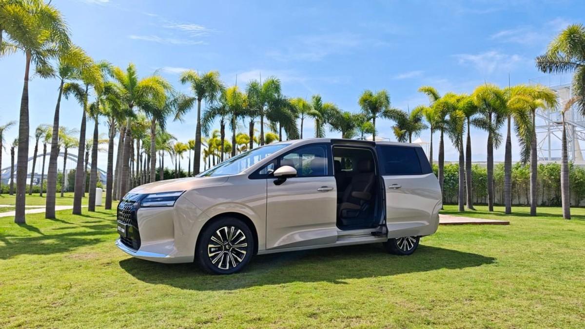 想买一台全家人都满意的MPV，预售价7.68万起，为何首推星光730？10