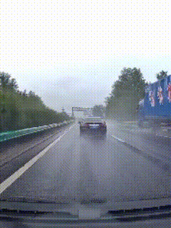 就在那一瞬间，小车已经心里想：这回肯定要完。交通安全警示教育视频，网友7月4日