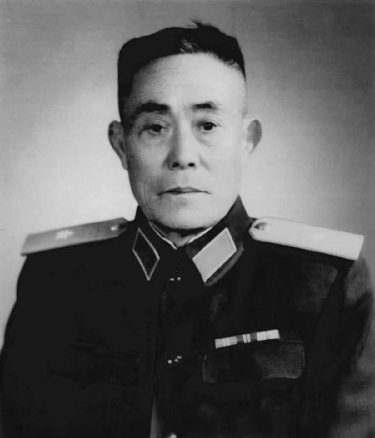 🌞1974年,82岁的开国少将史可全住院,看到隔壁的彭德怀双目紧闭,面无血