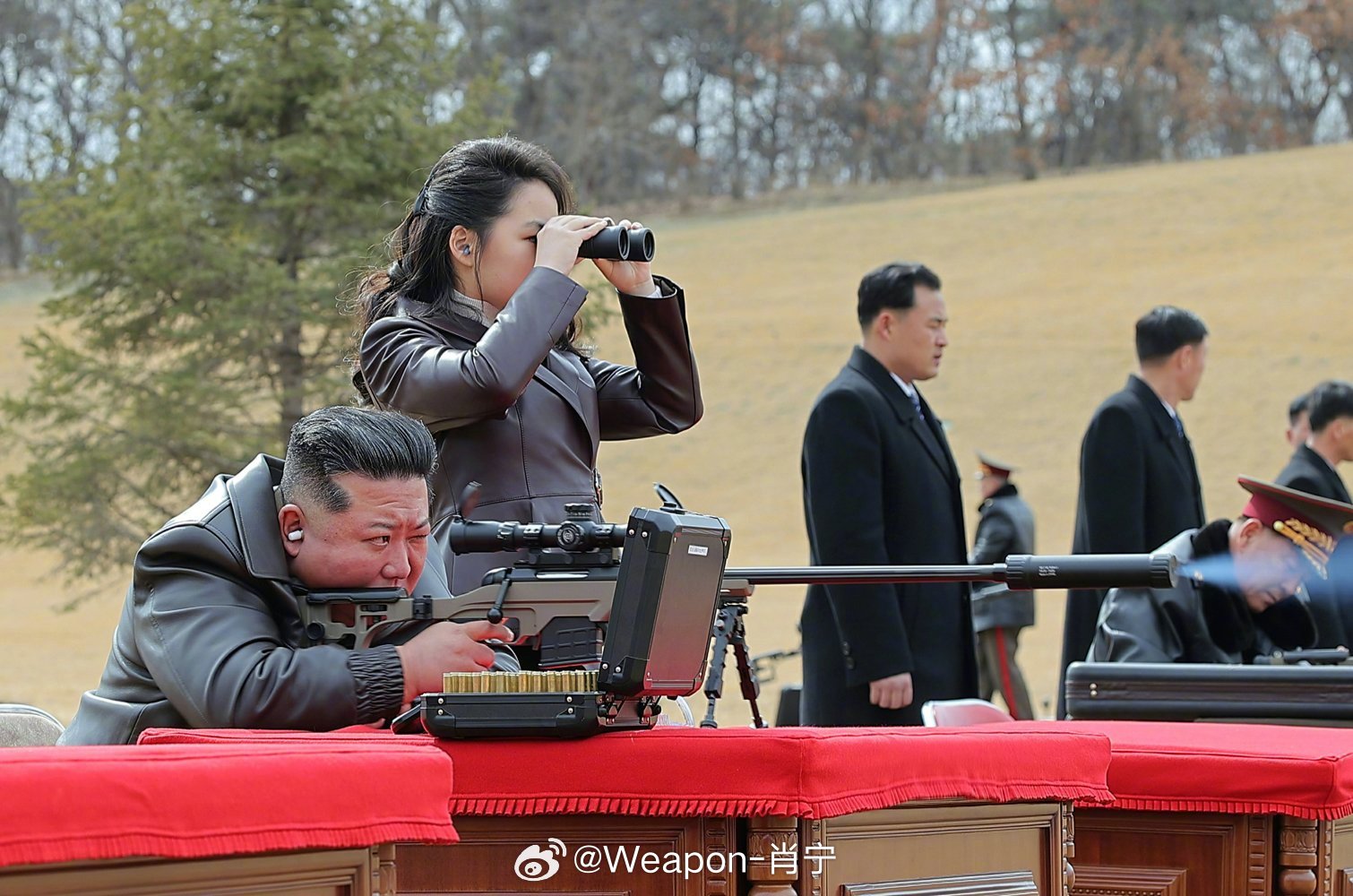 烽火问鼎计划每天认识一件兵器朝鲜领导人金正恩向党政要员和军方指挥官赠送了狙击步