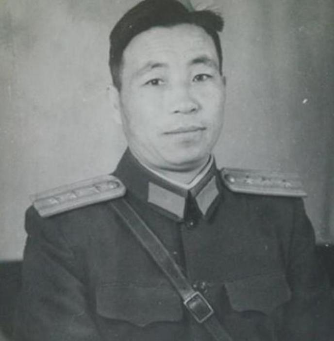 1952年，志愿军40军119师357团，换防回国时，对面英军黑卫士兵团，竟公然