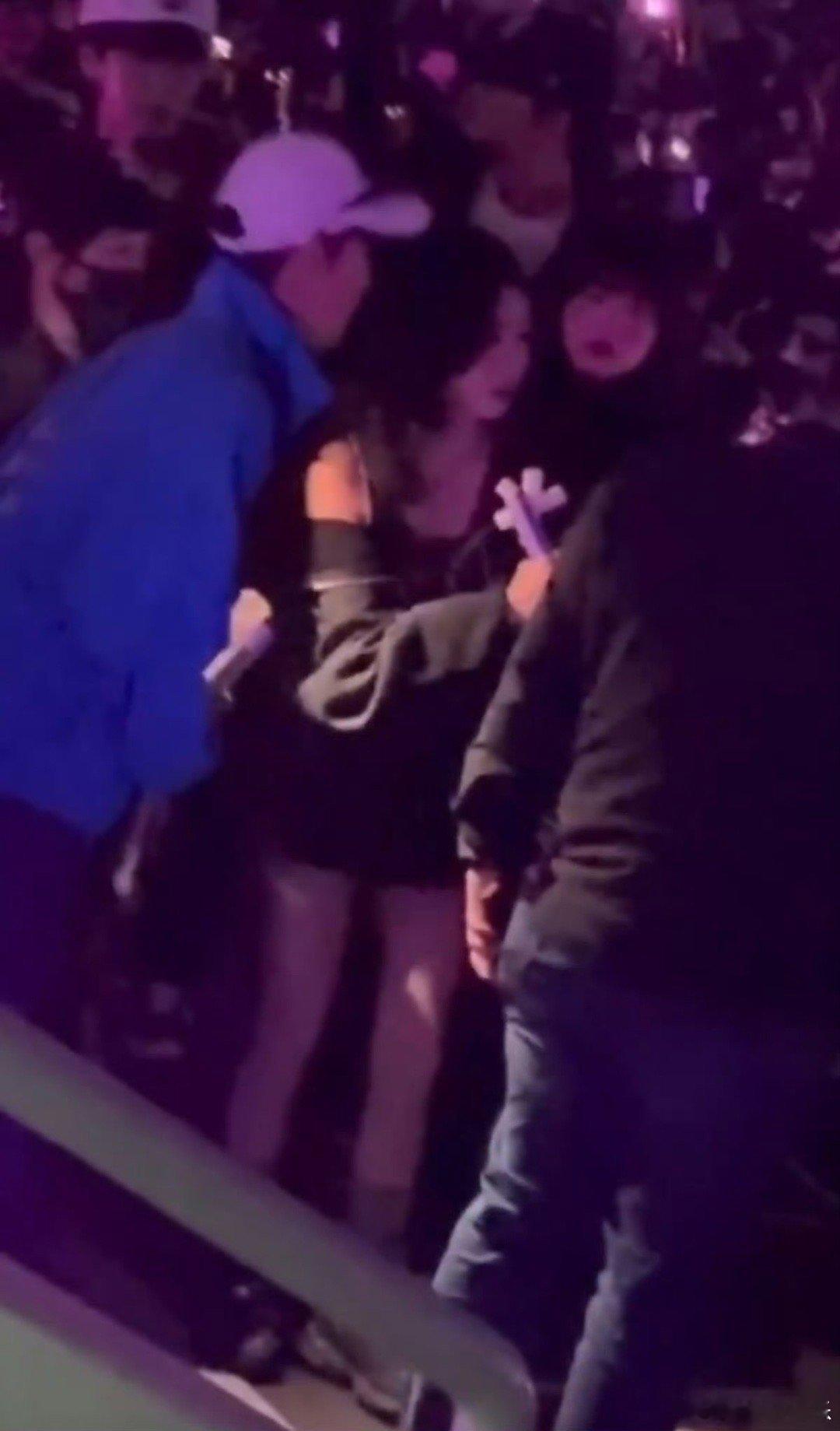 白鹿去看idle演唱会白鹿去看idle演唱会了！白梦妍今天穿的好辣！🥵