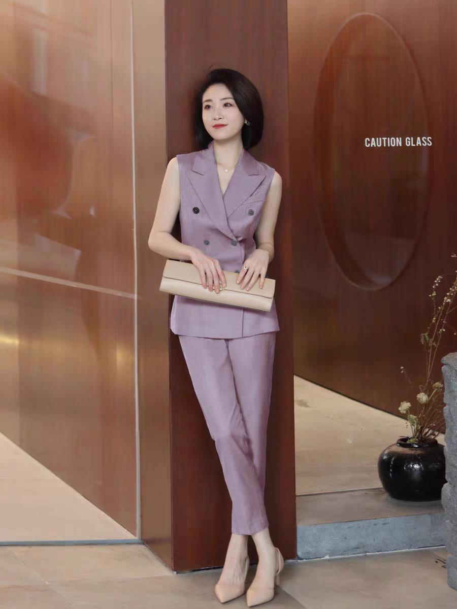 职场穿搭，必须时尚霸气！职业装！成熟端庄漂亮的女人都有什么特点什么样的女人更有