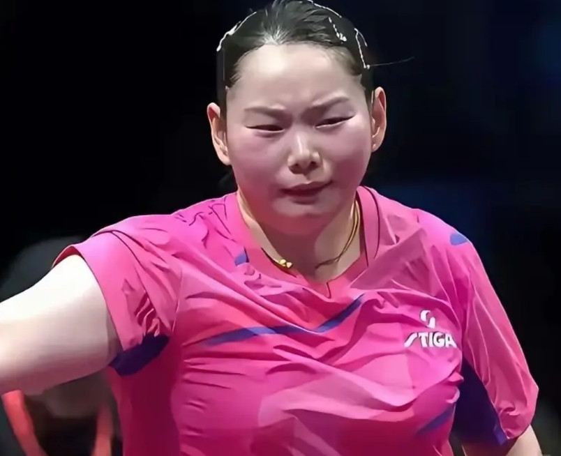 要说本次全运会乒乓球队最悲壮的就数何卓佳了！作为国家队队员，单打首轮0-4输给