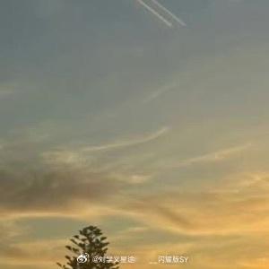 晚安心语◦愿长夜无梦，在所有夜晚安眠。◦月亮躲进云里，星星开始眨眼