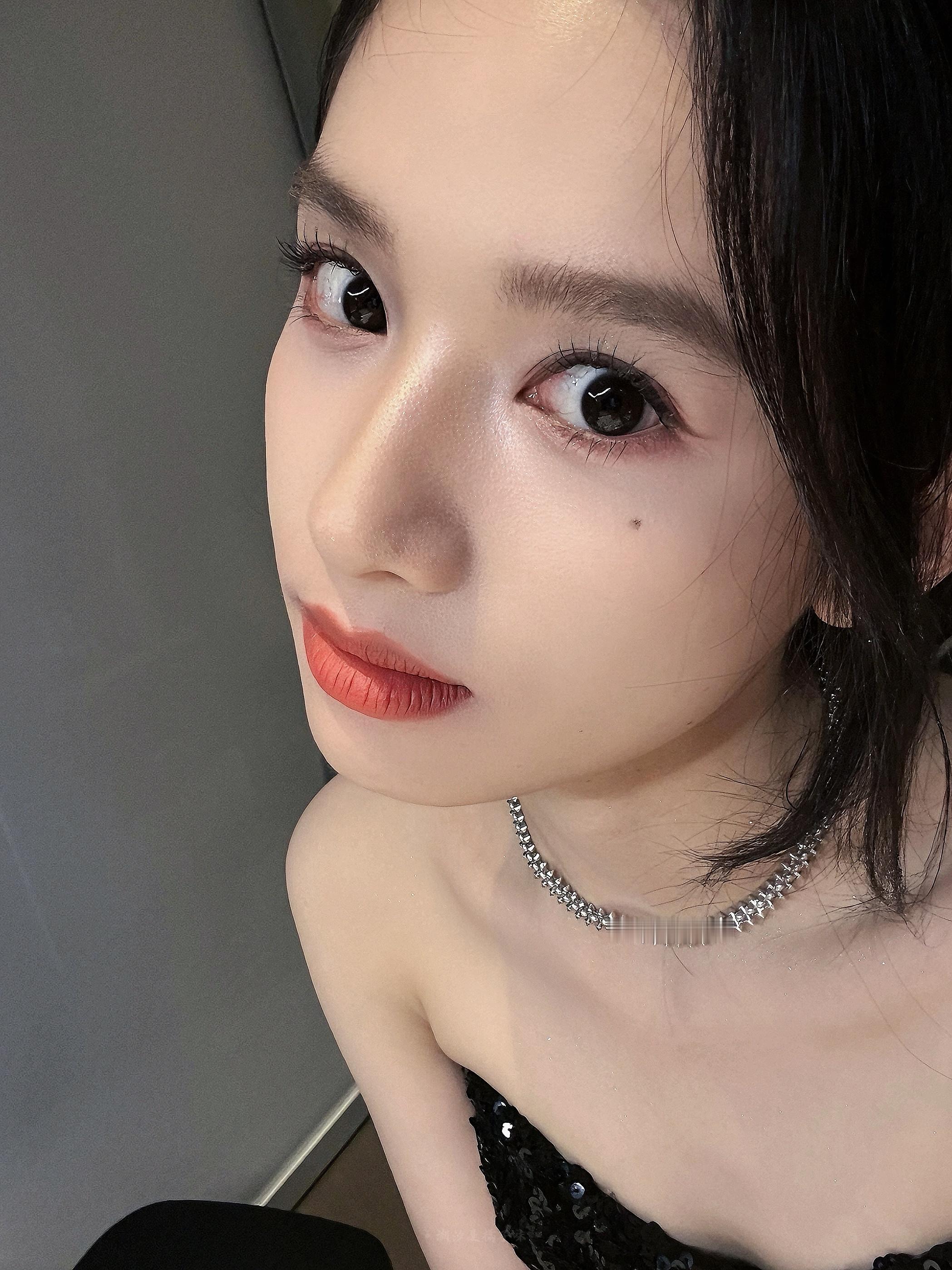 张婧仪，怼脸美图集，好精致有辨识度​​​