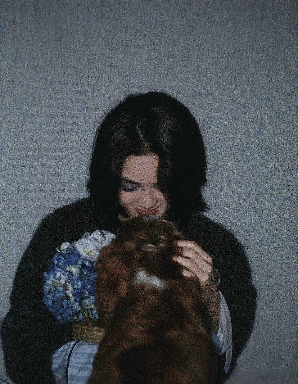 赵今麦赵今麦手搓烟熏妆我麦这个烟熏妆一整个“恶女”来的甜妹秒变酷飒恶女，反差感