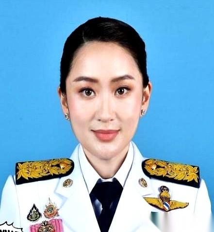 一个叫索内达波苗的缅甸将军，直接在地图上画了个圈，说这块地以后就是个新国家了。