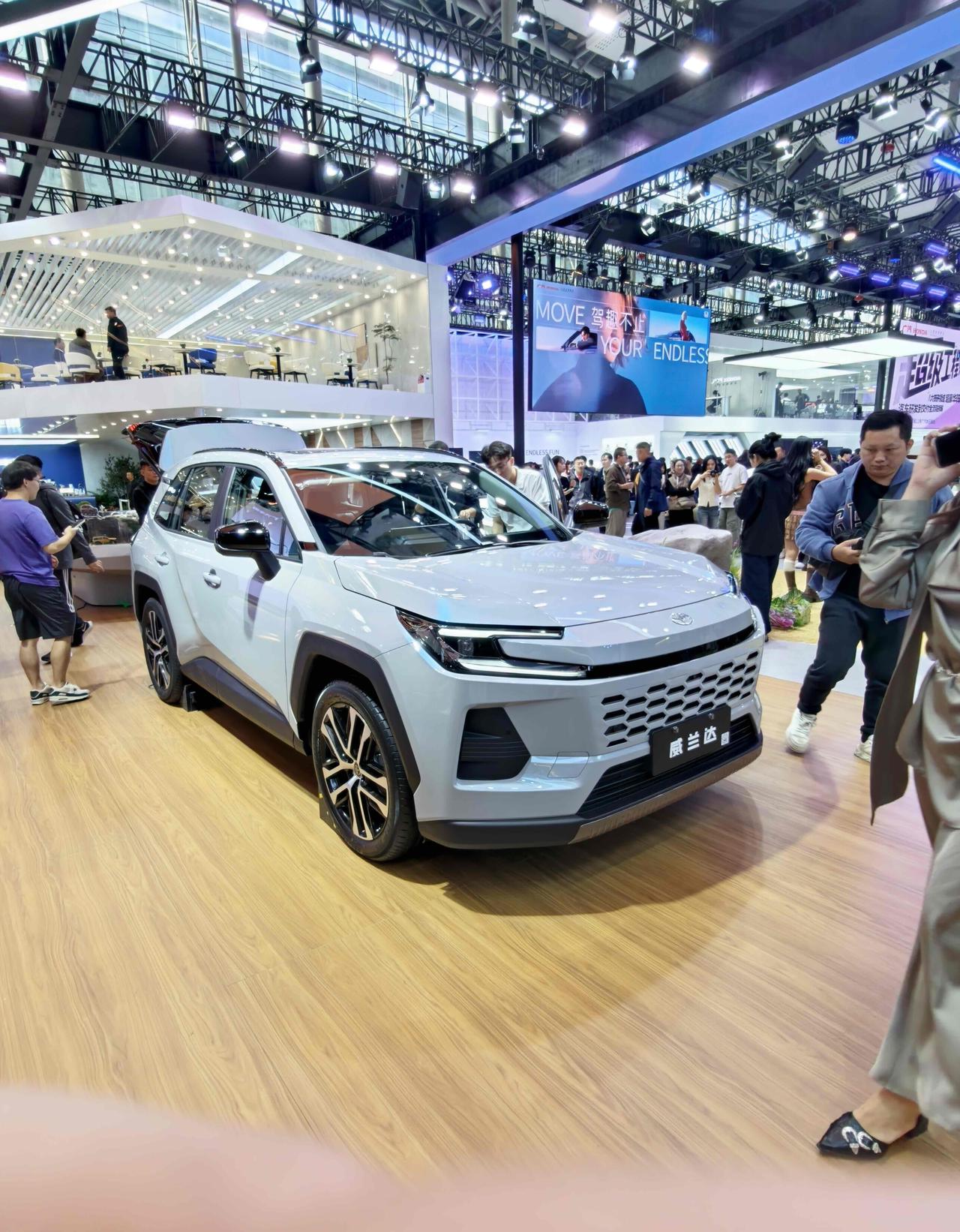 2025广州车展上，新款丰田威兰达闪亮登场，而且已经正式上市，9款车型，指导价1