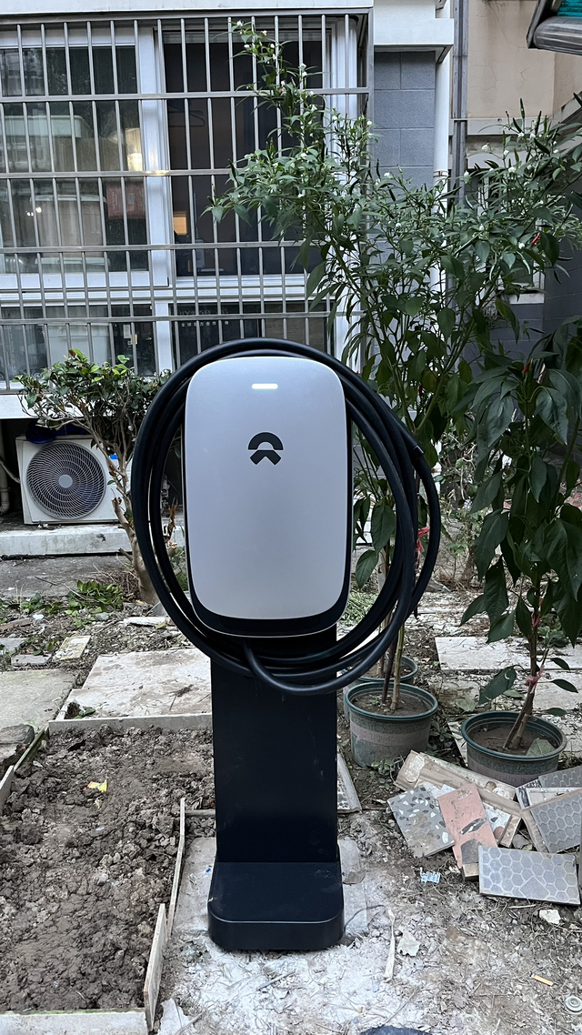 家用直流充电桩安装上海本地新能源牌照还在等旧车额度退下来，新额度还在审核中。