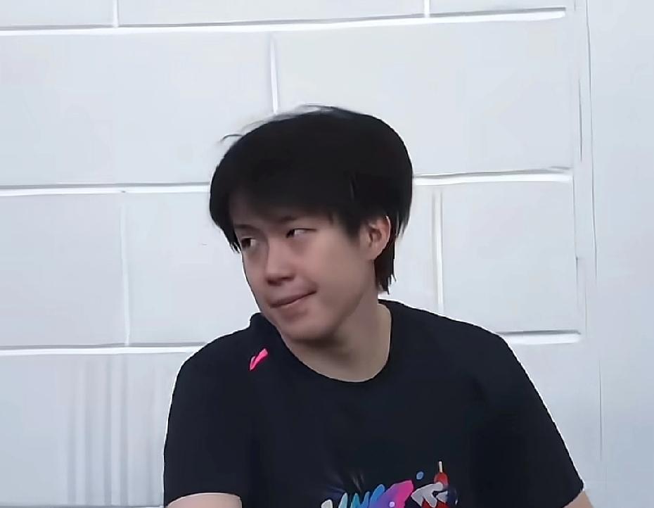 说多了都是泪，白告希望最后一天不用上班，但是又怕最后一天没班上[哭哭][泣不