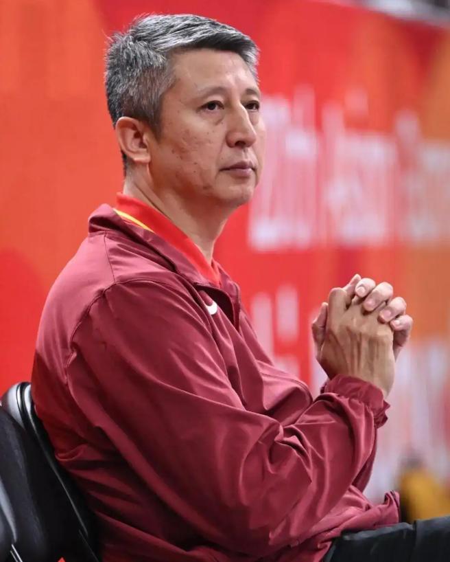 中国男篮输得彻底！但这次，请不要再归罪于球员！我们的球员一直在打一种老式篮球，