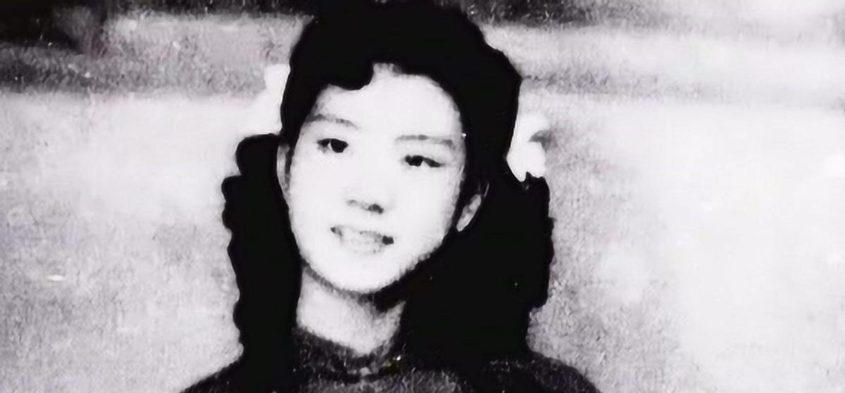 她被捕后遭受下流的酷刑，牺牲前留给难友4个字，向女烈士致敬！她本可以体面地当医生