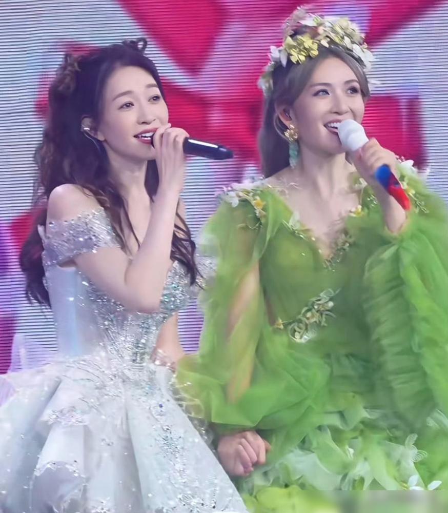 都说谢娜演唱会要凉，结果7590张票1分钟抢空，黄牛加价13倍，到底谁在说谎？