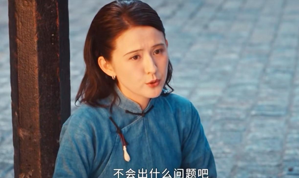 《灼灼韶华》只因韶华的一次疏忽，印错了传单，就让田氏药业抓住了把柄，他们便把闻氏